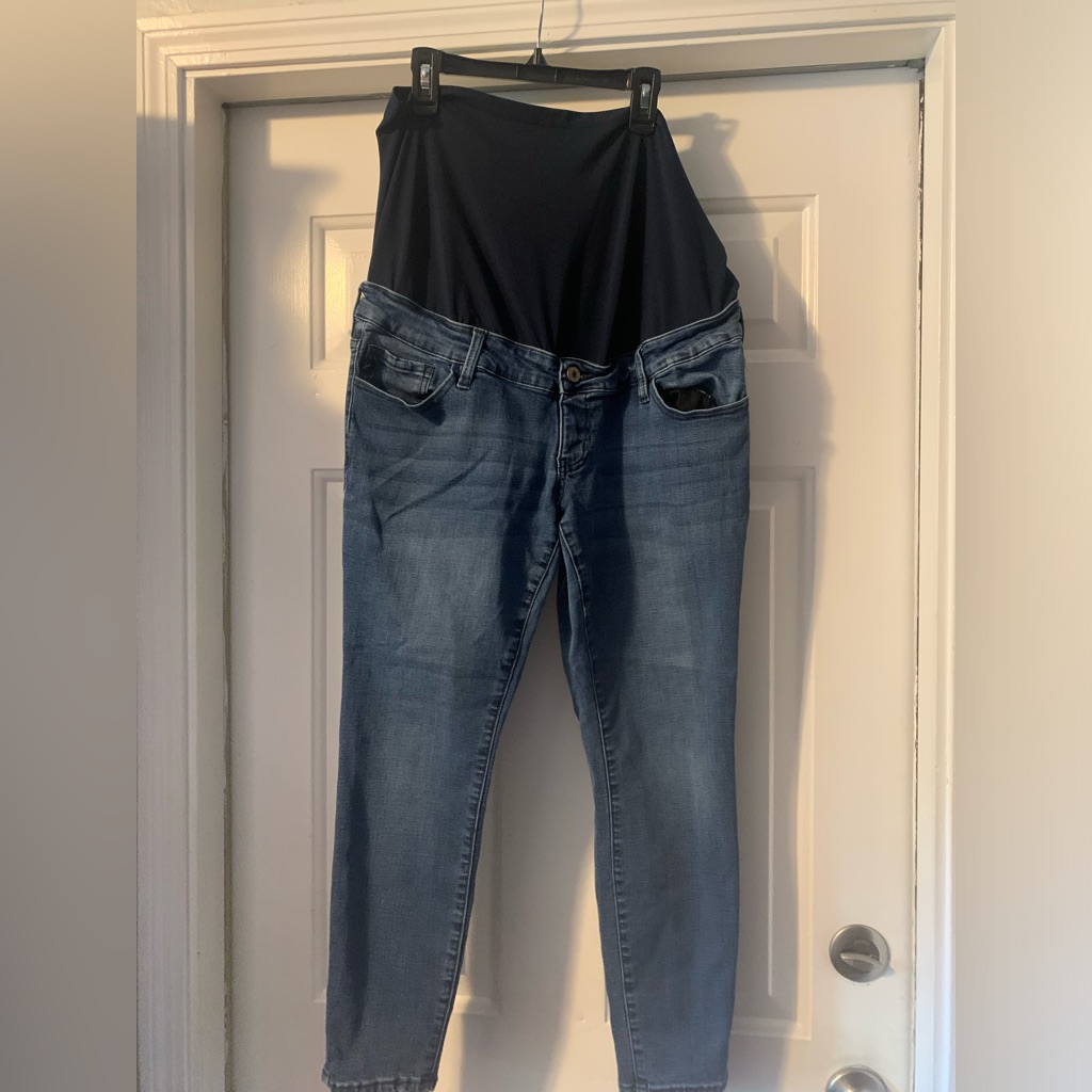 Women’s Kancan Maternity Jeans Size 31
